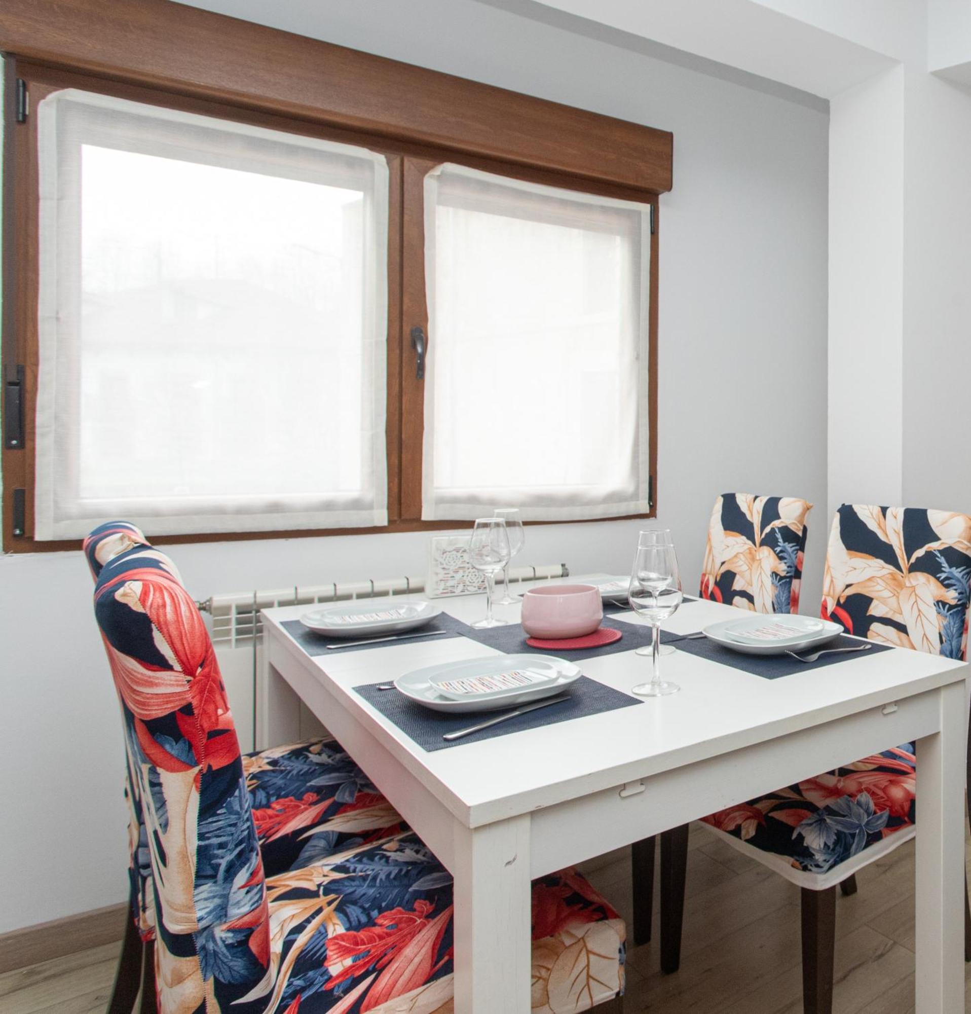 La Plaza De Cangas Apartamento Turistico Onís Екстериор снимка