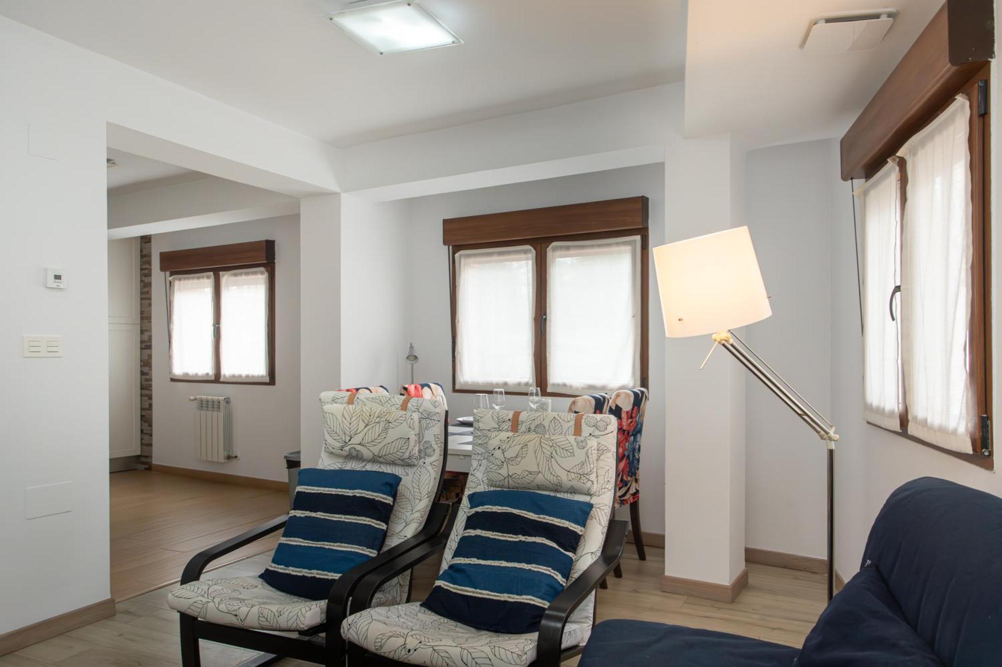 La Plaza De Cangas Apartamento Turistico Onís Екстериор снимка